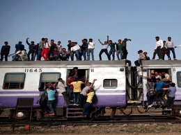 Multi-lingual e-ticketing portal, SMS alerts & more in the works: Rail Budget