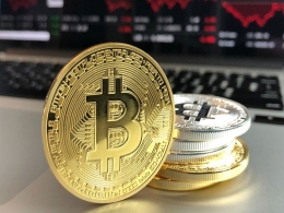 Bitcoin slumps nearly 20% to one-week low