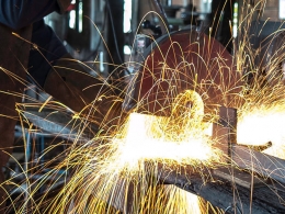 India's September industrial output falls at the fastest pace in six years